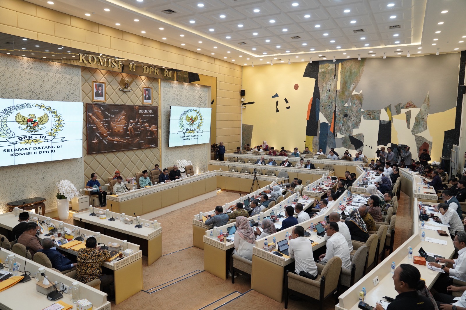 Suasana Rapat Dengar Pendapat (RDP)