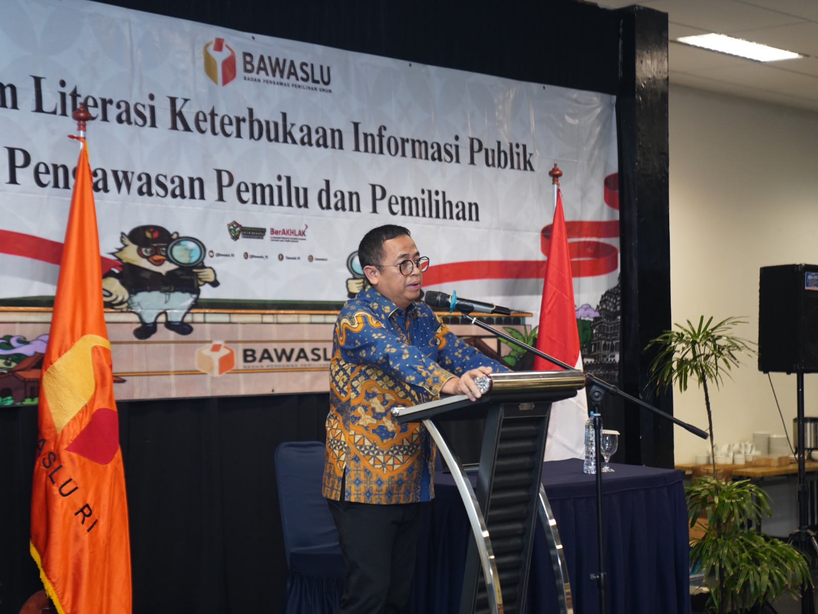 Anggota Bawaslu Puadi dalam Forum Literasi Keterbukaan Informasi Pengawasan Pemilu dan Pemilihan di Makasar, Rabu (13/8/2025)/Foto: Publikasi dan Pemberitaan Bawaslu