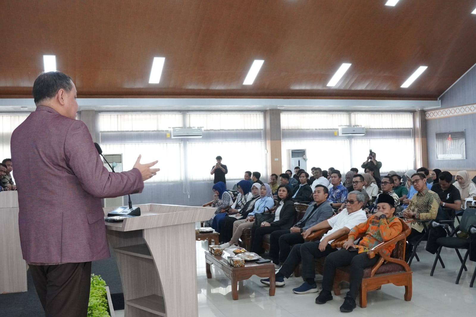 Diskusi tata kelola organisasi pengawas pemilu di Universitas Lampung, Selasa (16/9/2025).