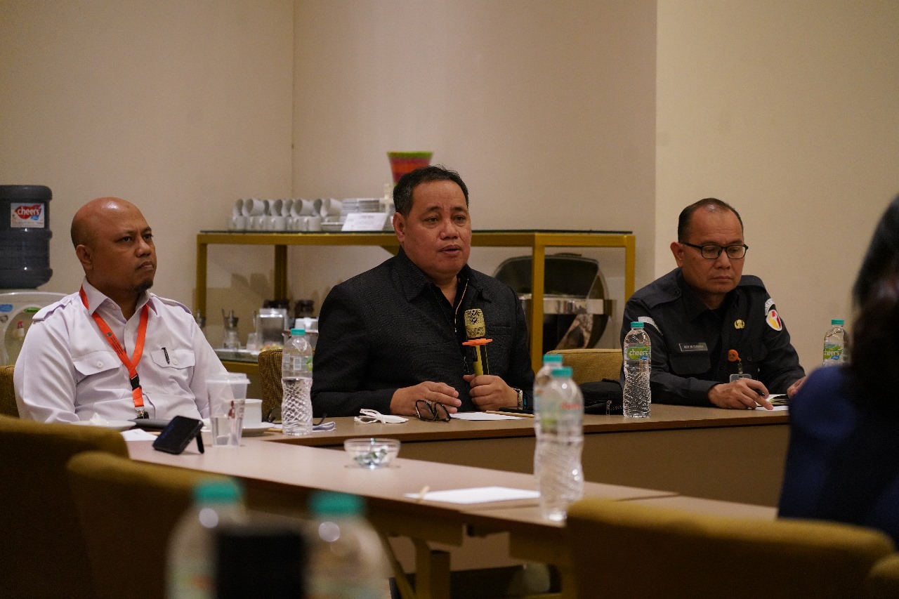 Anggota Bawaslu Herwyn JH Malonda dalam Rapat Persiapan Pembahasan Strategis Penyusunan Perubahan Peraturan Badan Pengawas Pemilu dalam Lingkup Tugas dan Fungsi Divisi SDMOD Bawaslu, di Jakarta, Selasa (23/9/2025).