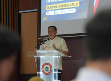 Anggota Bawaslu Herwyn JH Malonda alam Focus Group Discussion (FGD) bertajuk Evaluasi Tata Kelola Organisasi Pengawas Pemilu di Universitas Islam Negeri (UIN) Syarief Hidayatullah, Jumat (27/9/2025).
