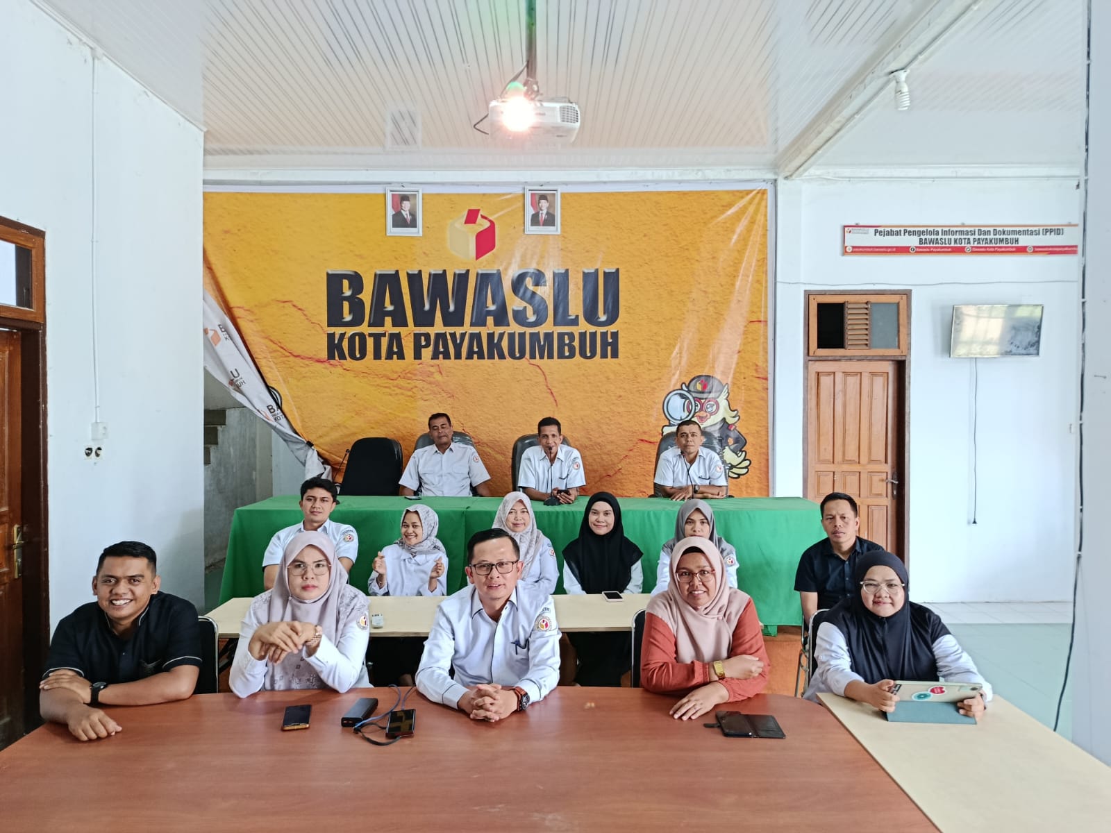 BAWASLU KOTA PAYAKUMBUH GELAR NGABUBURIT PENGAWASAN 
