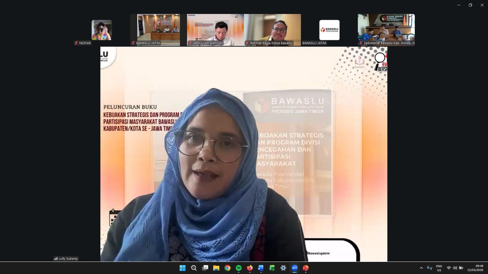 Jakarta, Badan Pengawas Pemilihan Umum - Anggota Bawaslu Lolly Suhenty mengapresiasi inisiatif Bawaslu Provinsi Jawa Timur yang telah menyusun buku Kebijakan Strategis dan Program Divisi Pencegahan dan Partisipasi Masyarakat 