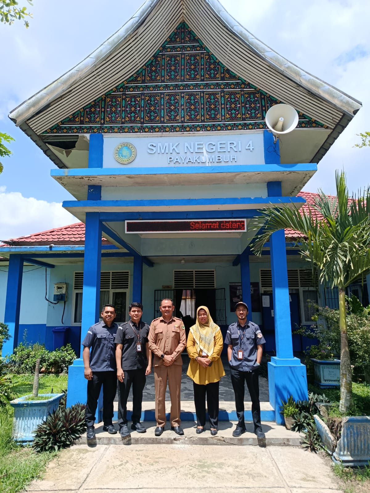 foto kegiatan Bawaslu Kota Payakumbuh dengan SMK N 4 Kota Payakumbuh, { 28 April 2026 }