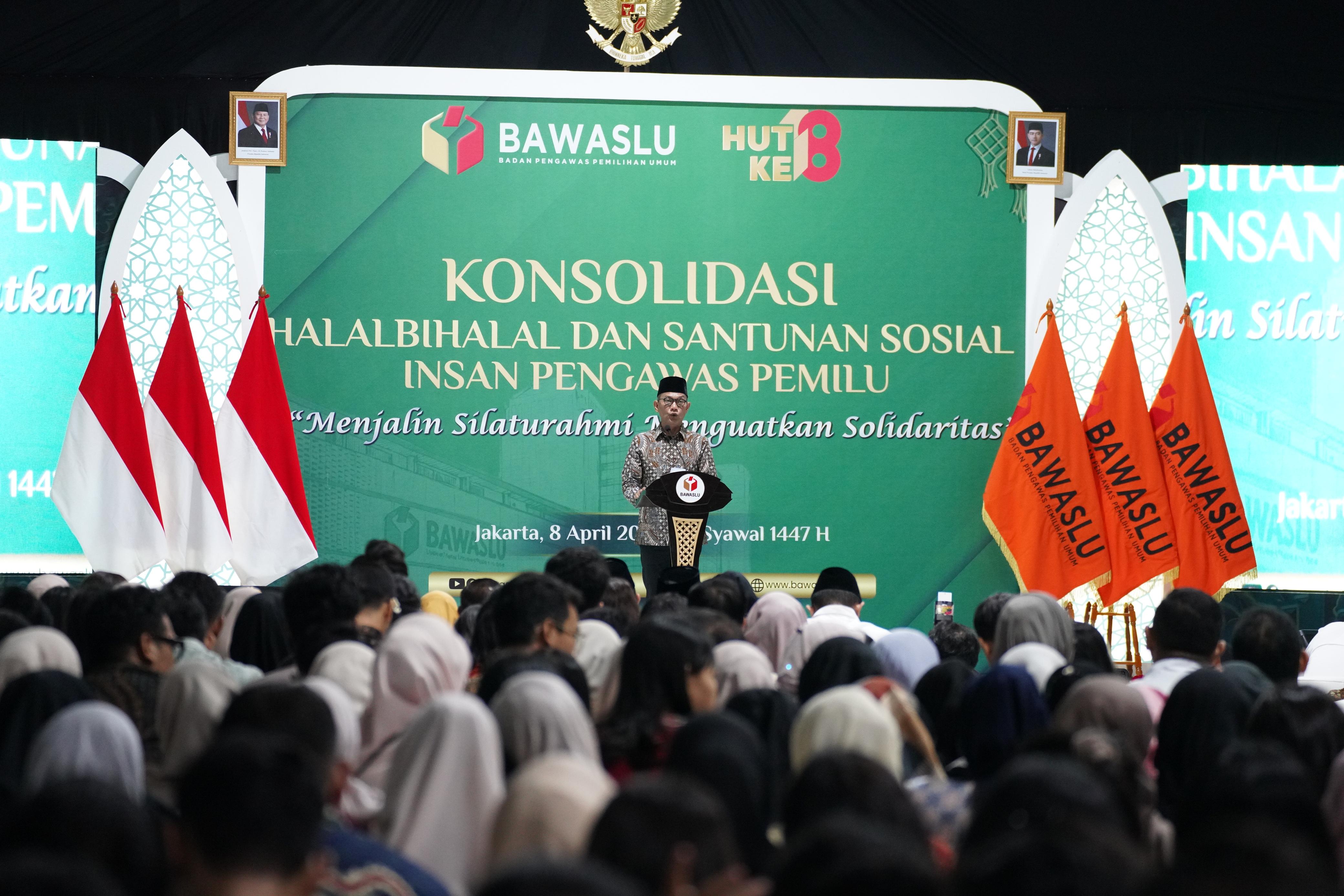 Sekretaris Jenderal Bawaslu Ferdinand Eskol Tiar Sirait dalam kegiatan Konsolidasi, Halalbihalal, dan Santunan Sosial Insan Pengawas Pemilu di Jakarta, Rabu (8/4/2026).