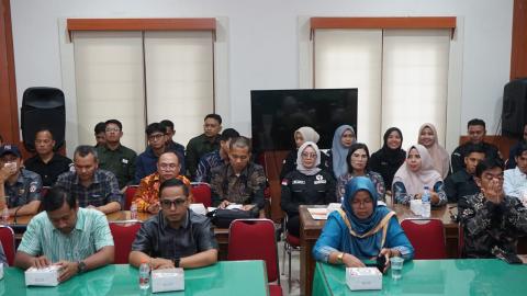 Ibu Jumiarti Marlia menghadiri Bawaslu Provinsi Sumatera Barat menggelar Rapat Dalam Kantor (RDK) bertajuk “Penguatan Kelembagaan Terkait Pengelolaan Kehumasan Bawaslu Tahun 2025