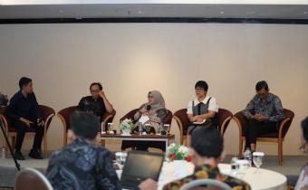 Anggota Bawaslu Lolly Suhenty