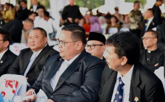 Ketua Bawaslu Rahmat Bagja menghadiri peringatan Hari Ulang Tahun (HUT) ke-79 Bhayangkara di kawasan Monumen Nasional (Monas), Jakarta, Selasa, (1/7/2025)/ Foto: Publikasi dan Pemberitaan Bawaslu