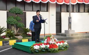 Anggota Bawaslu Puadi saat menjadi Pembina Peringatan Hut ke-80 RI di Kantor Bawaslu, Minggu (17/8/2025).