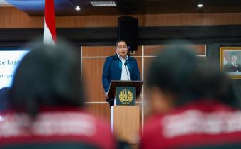 Anggota Bawaslu Herwyn JH Malonda dalam FGD tersebut di Unesa, Kamis (18/9/2025) dalam FGD Evaluasi Tata Kelola Organisasi Pengawas Pemilu.