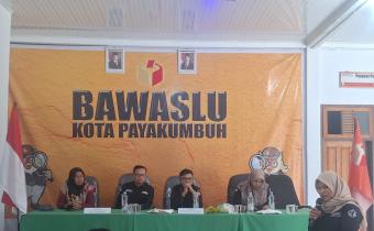 Bapak febian Bartez menjadi Narasumber kegiatan di Kantor Bawaslu Kota Payakumbuh