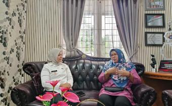Anggota Bawaslu Kota Payakumbuh berkordinasi dengan Camat Lamposi Tigo Nagori dalam rangka penguatan hubungan kelembagaan serta konsolidasi pelaksanaan fungsi pengawasan pemuktahiran daftar pemilih berkelanjutan tahun 2026 di kota Payakumbuh, Payakumbuh 5 Februari 2026