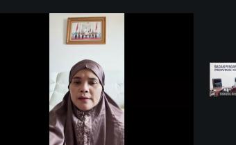 Anggota Bawaslu Lolly Suhenty dalam kegiatan Ngabuburit Pengawasan Kepulauan Riau secara daring, Jumat (13/3/2026).