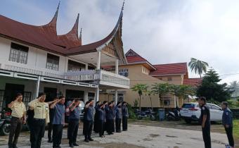 foto kegiatan apel wajib senin pagi Bawaslu Kota Payakumbuh, { 04 Mei 2026 }