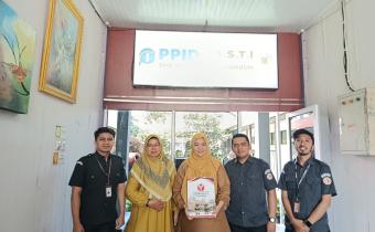 foto kegiatan Bawaslu Kota Payakumbuh dengan Sekolah SMK N 2 Kota Payakumbuh, {28 April 2026}
